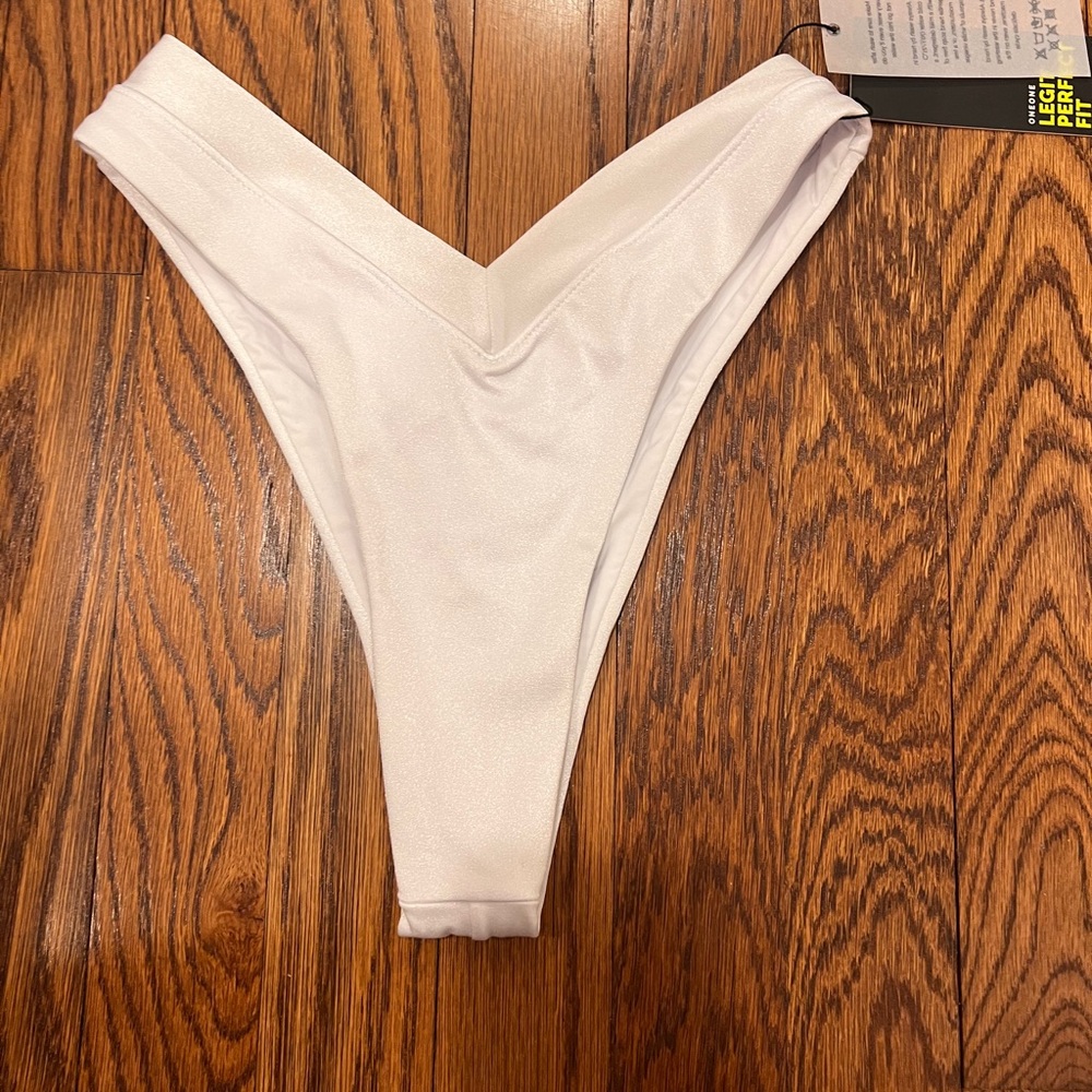 Oneone Swimwear NWT -white Jesse bikini bottom-size M